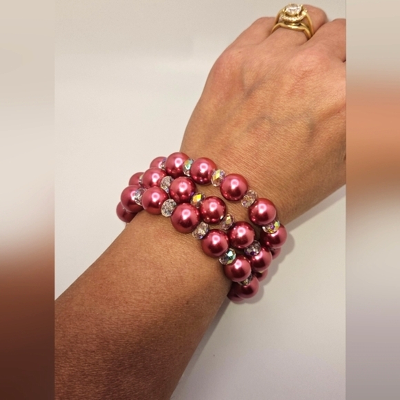 🟢3/$19🟢 Pink Pearl Aurora Borealis Crystal Memory Wire Statement Bracelet - Picture 1 of 5